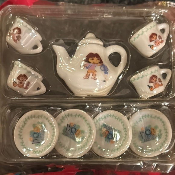 Tea Set - Picture 1 of 4